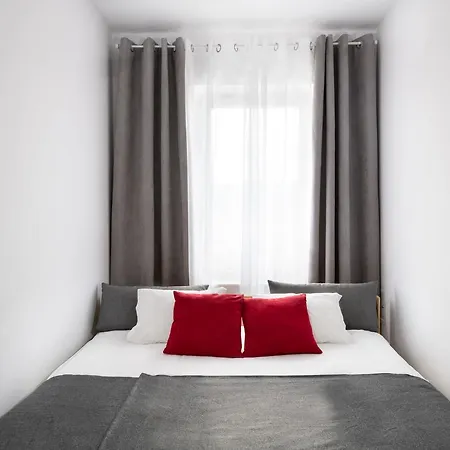 Halna Apartment *
